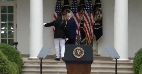 WHAT HAPPENED? Confused Joe is Dragged from the Podium, Staffers Run to Help the President