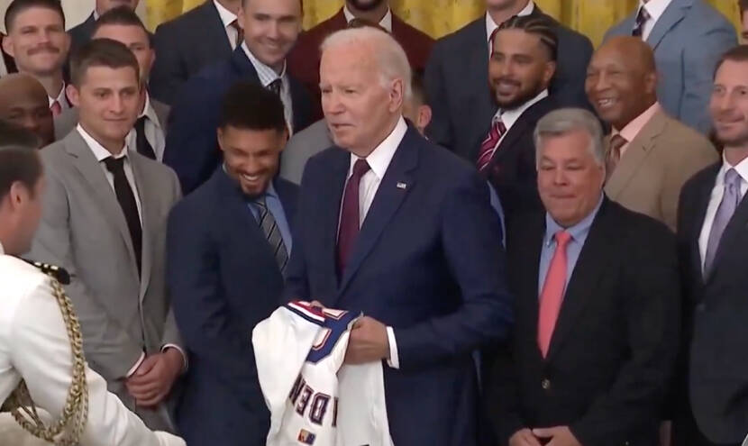 COOKED JOE: Senile Biden Rambles About ‘Extra Fingers,’ asks ‘What Do I Do Now?’