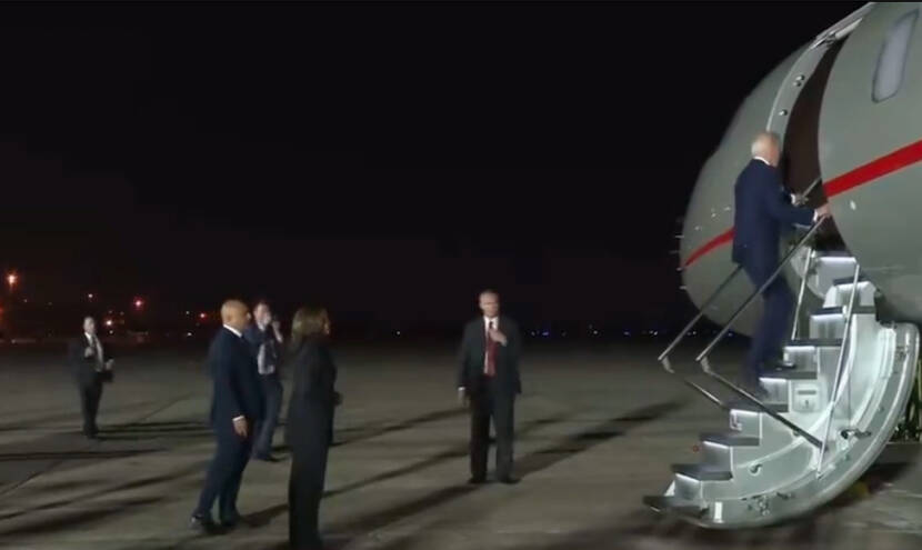 SUNDOWN JOE: Senile Biden Wanders into an Empty Plane for No Reason
